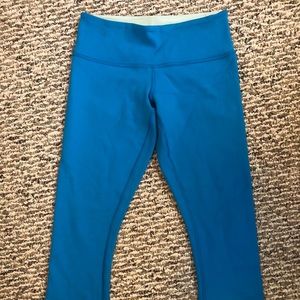 Lululemon crop leggings size 4
